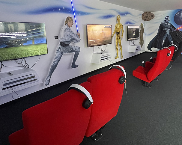 Salle de jeux vidéo au Camping de la Mer à Sainte-Cécile